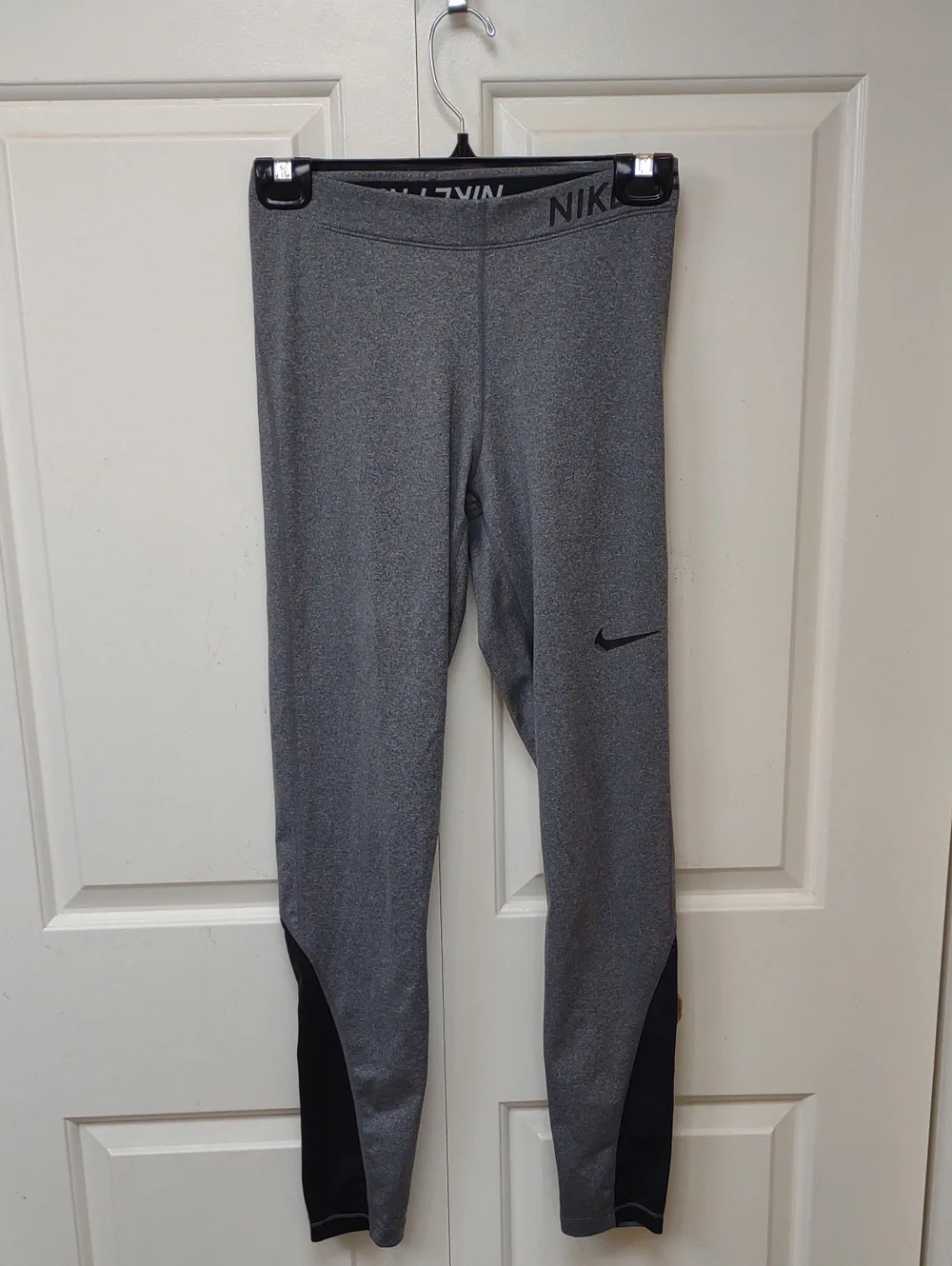 Nike Pro Women's Dri-fit Warm Training Grey w/ Black Tight Fit Mid-Rise Leggings